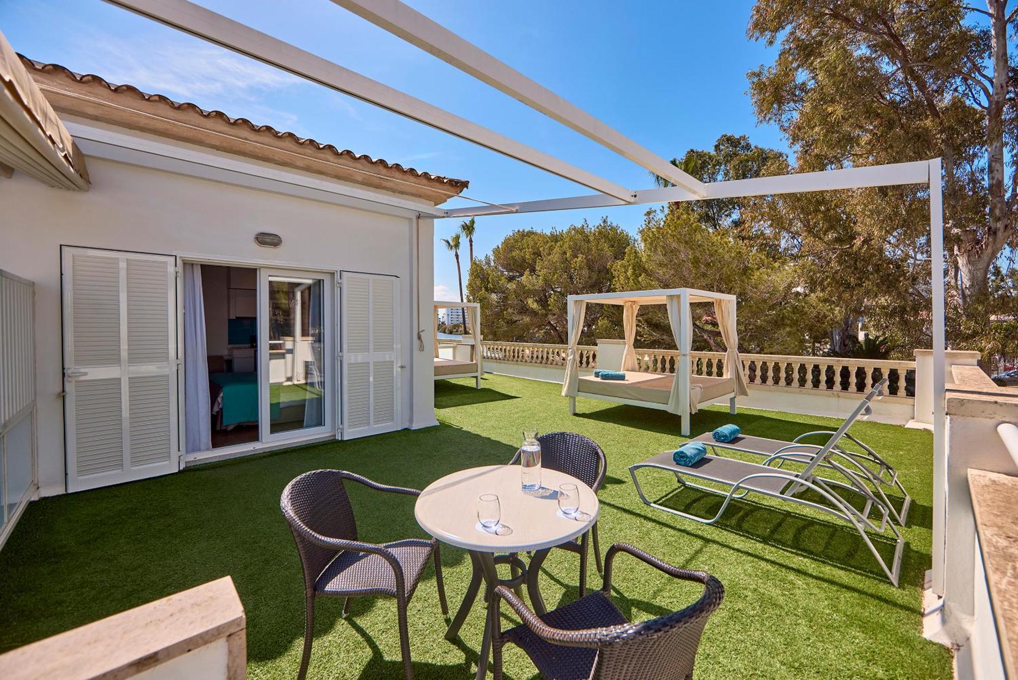 Universal Aparthotel Elisa Playa de Muro  Extérieur photo