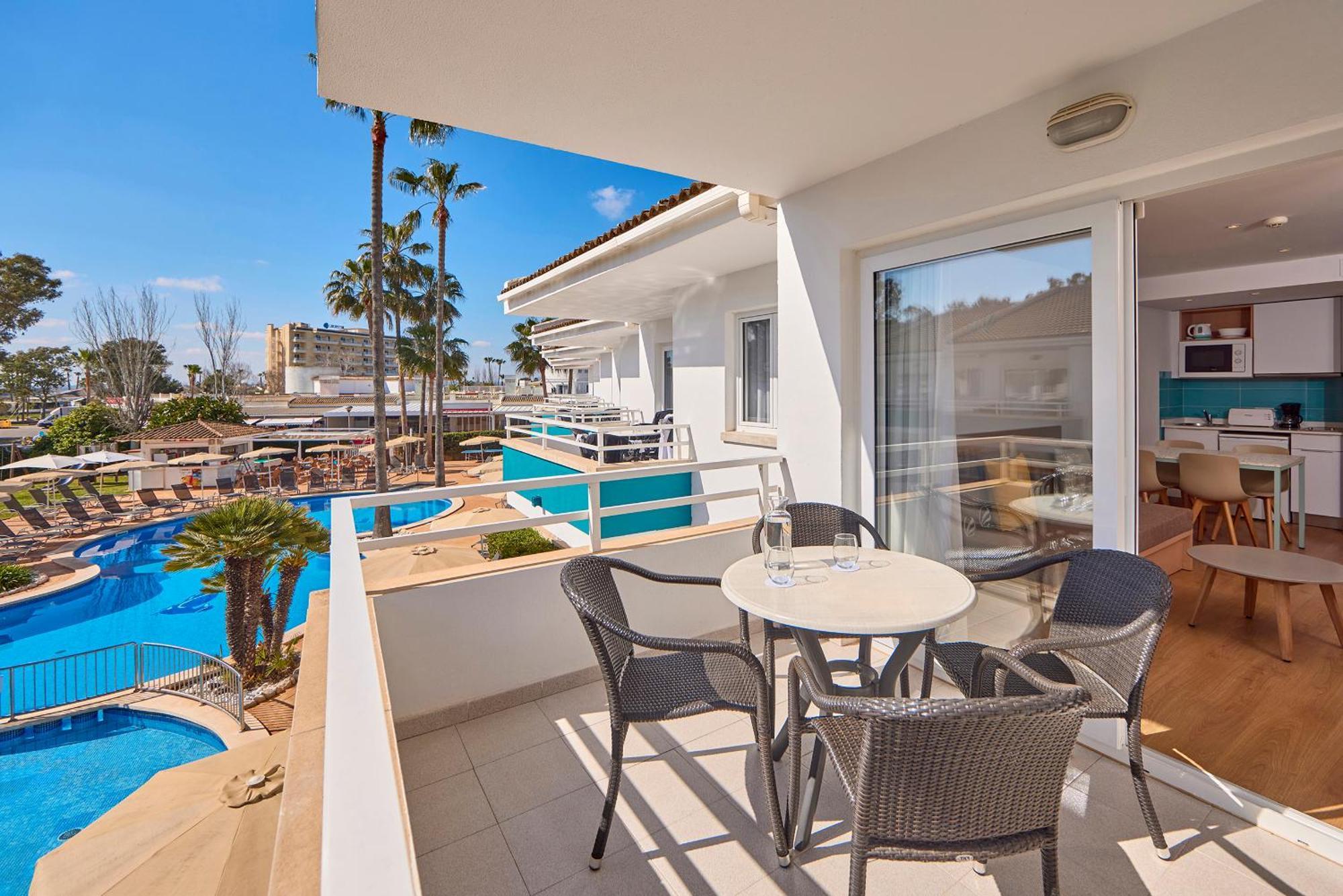 Universal Aparthotel Elisa Playa de Muro  Extérieur photo